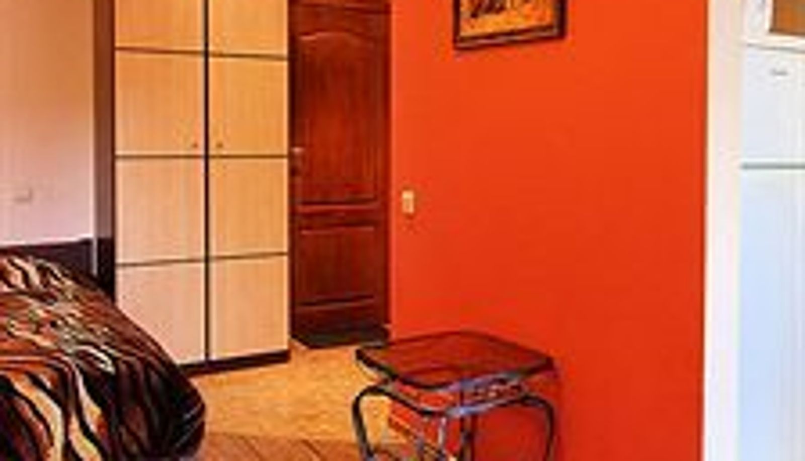 Informacje - Lesi Ukrainki Studio Kiev Apartment