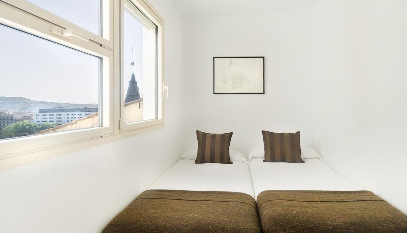 Standardzimmer - Rent Top Apartments near Plaza de Catalunya