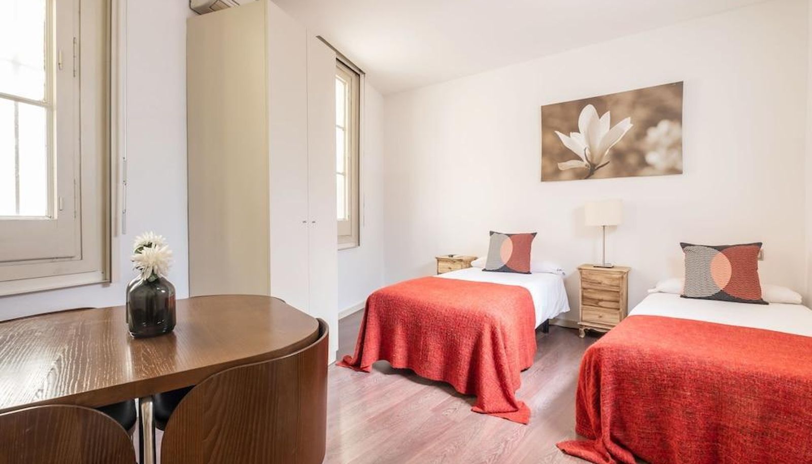 Standardzimmer - Rent Top Apartments near Plaza de Catalunya