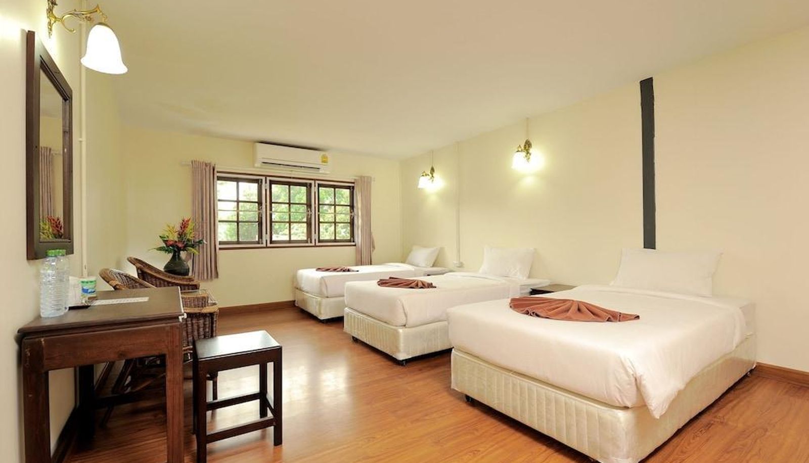 Standard room - Ibiza House Phi Phi