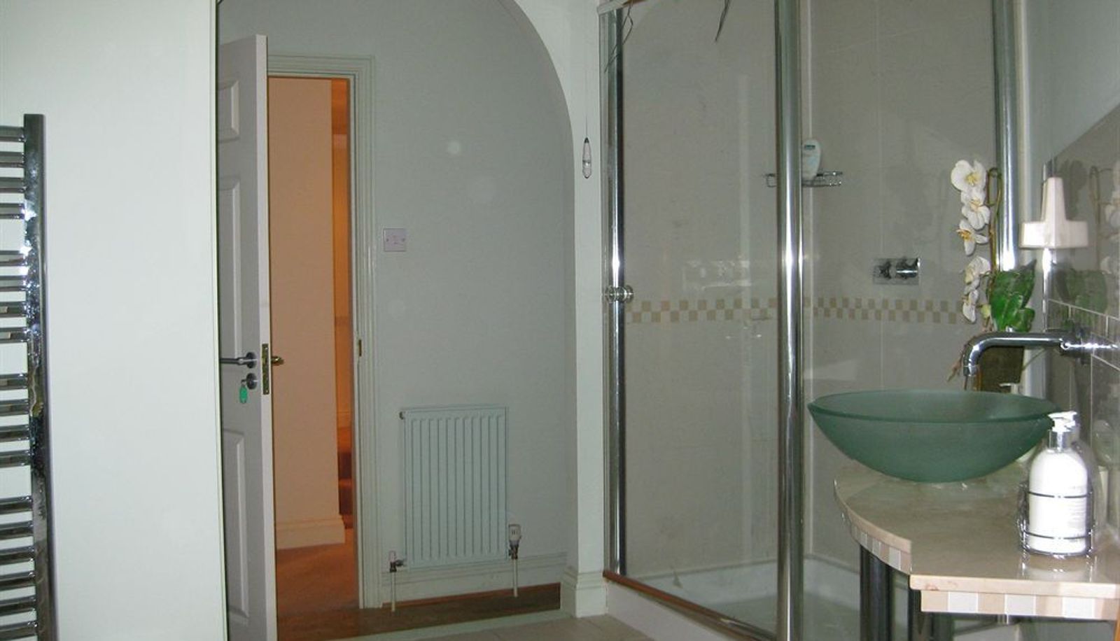 Bathroom - West Lodge at Porters End