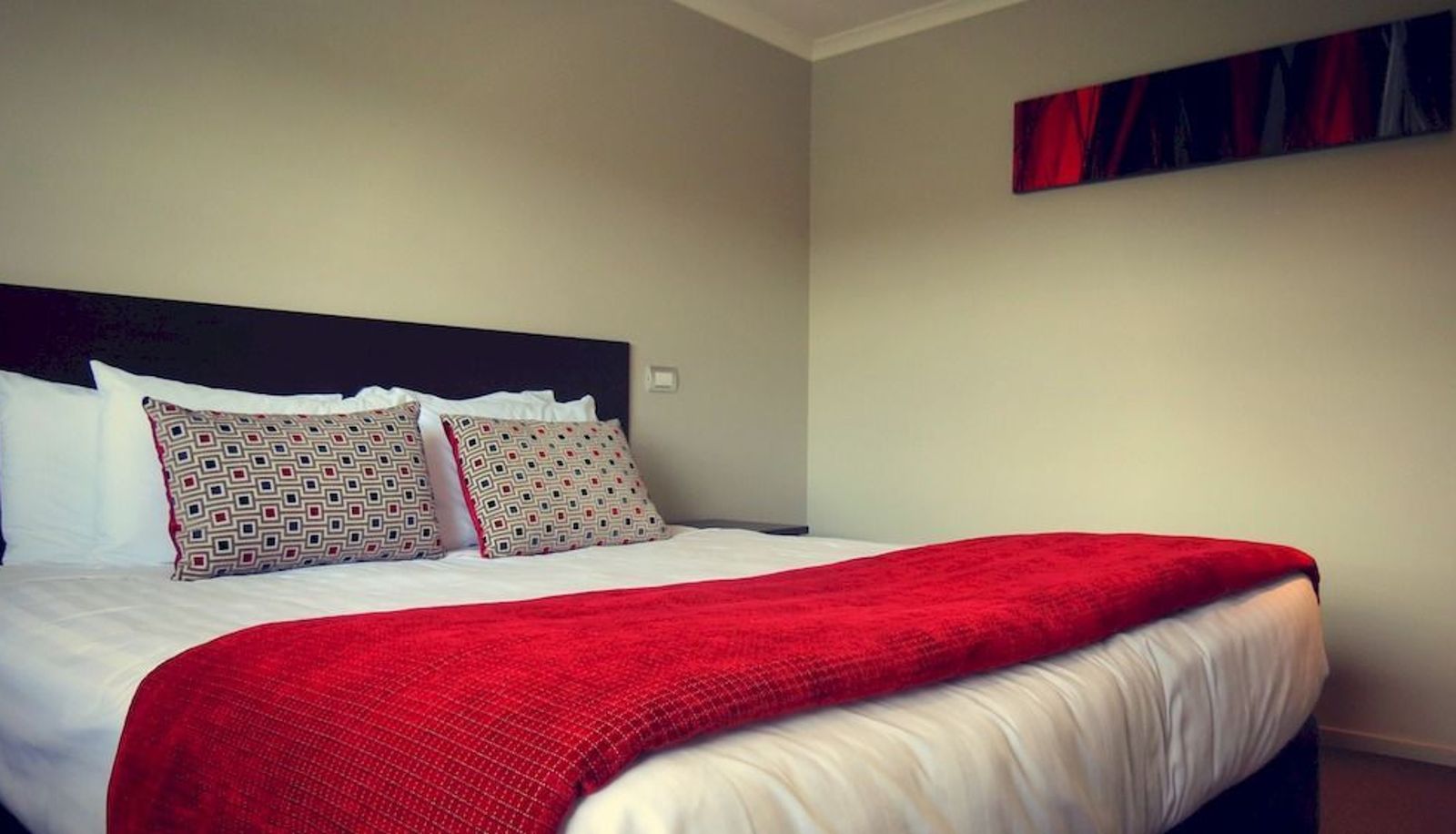 Suite - Amity Court Motel