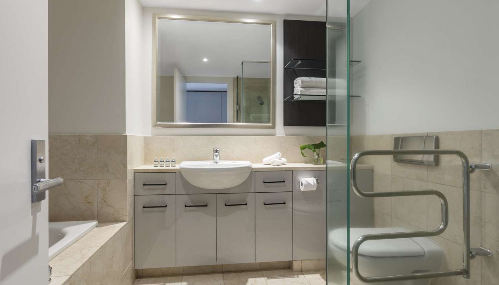 Zimmer - AVANI Metropolis Auckland Residences
