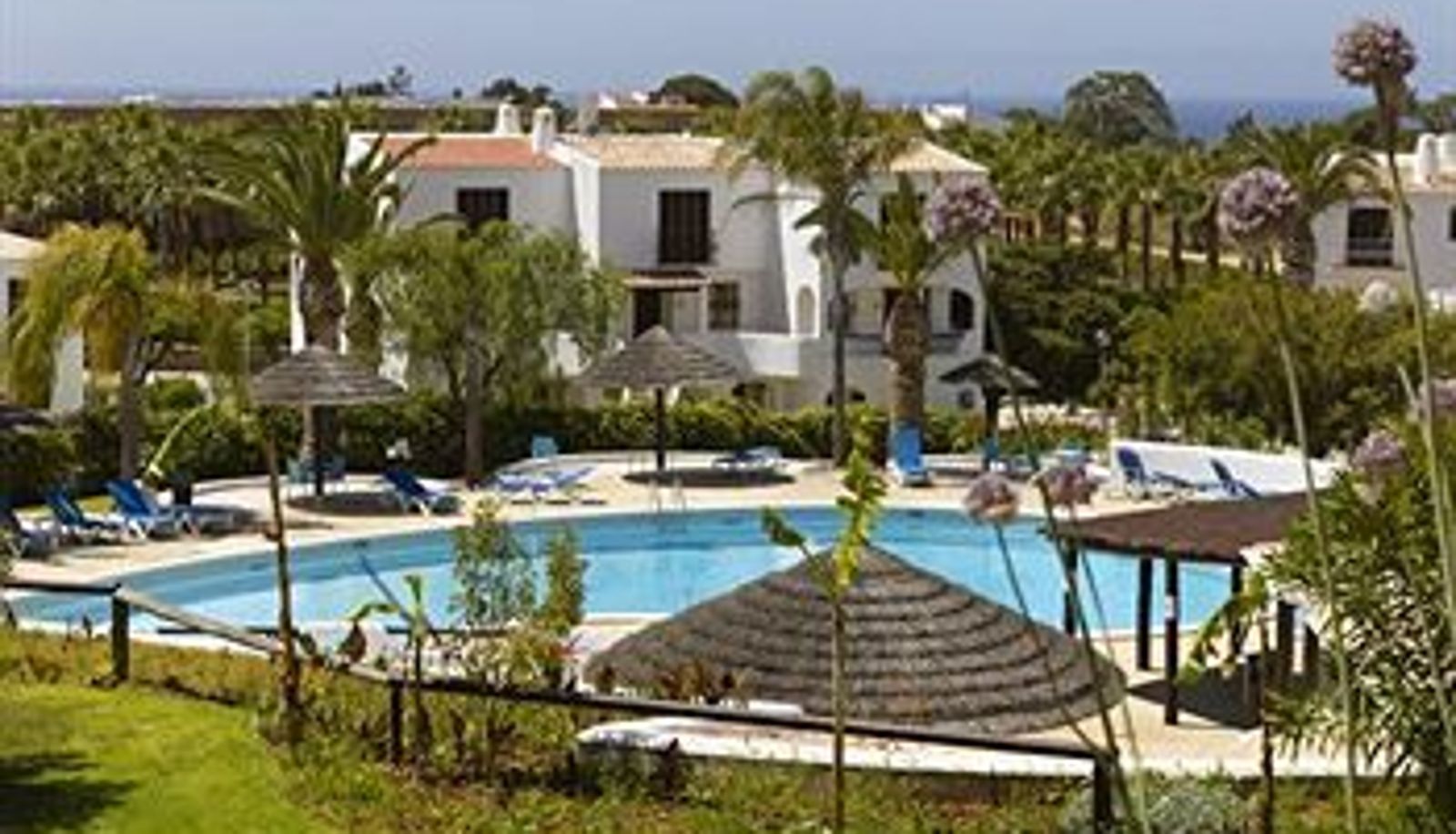 Basen - São Rafael Deluxe Apartments