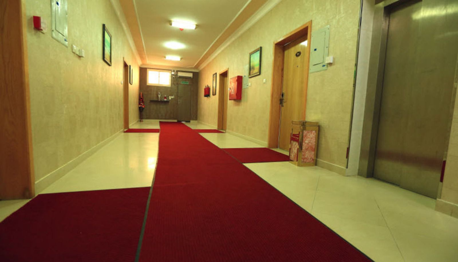 Hotel interior - Night For You Suite Apartments