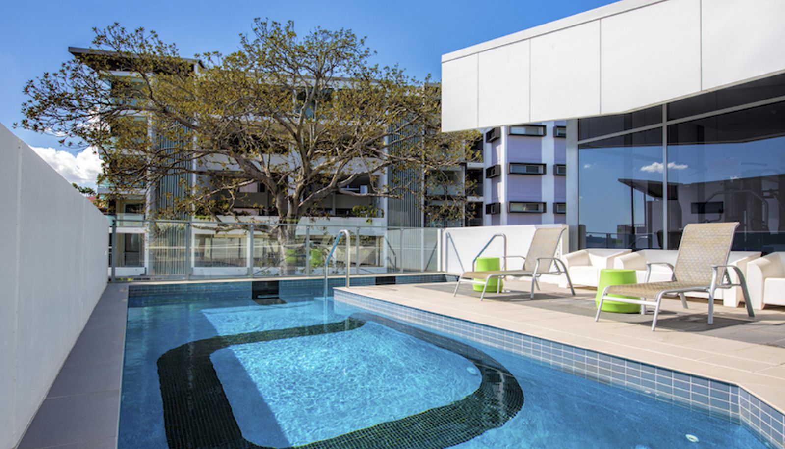 Piscina - Code Apartments