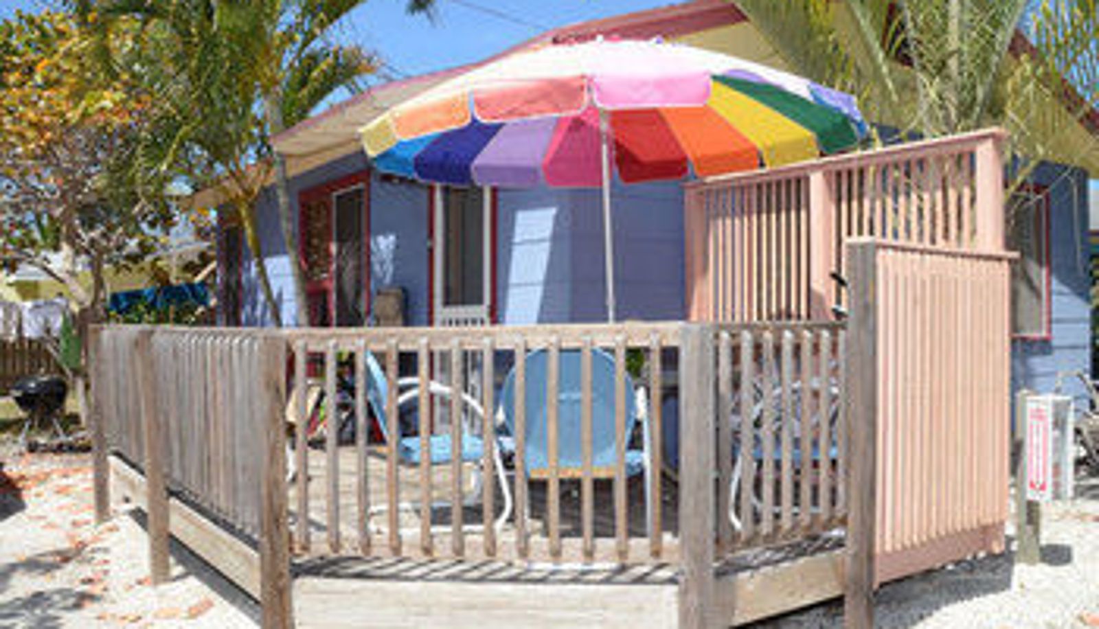 Terrace - Rolling Waves Beach Cottages