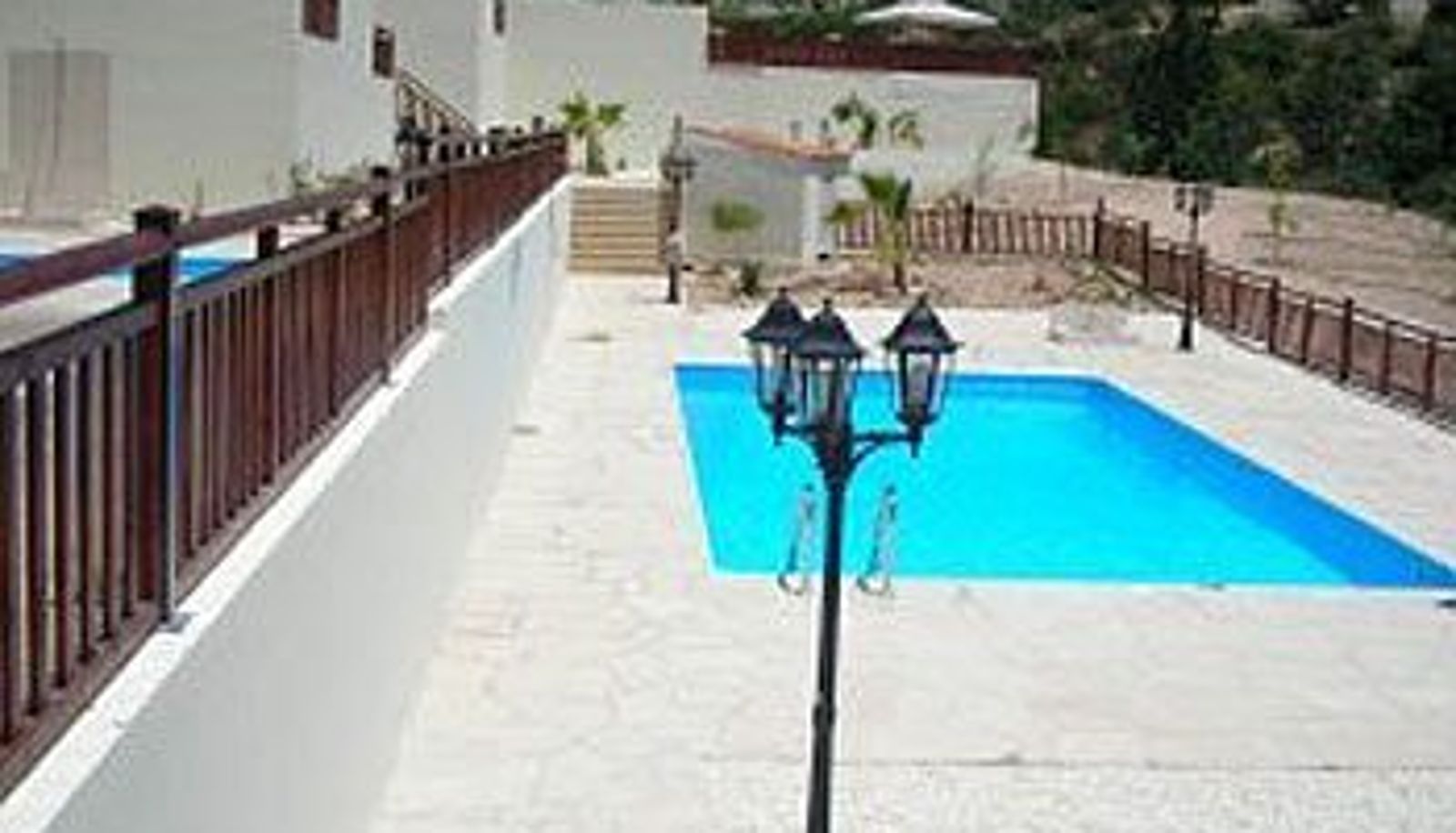 Piscina - Riverside Apartment Complex