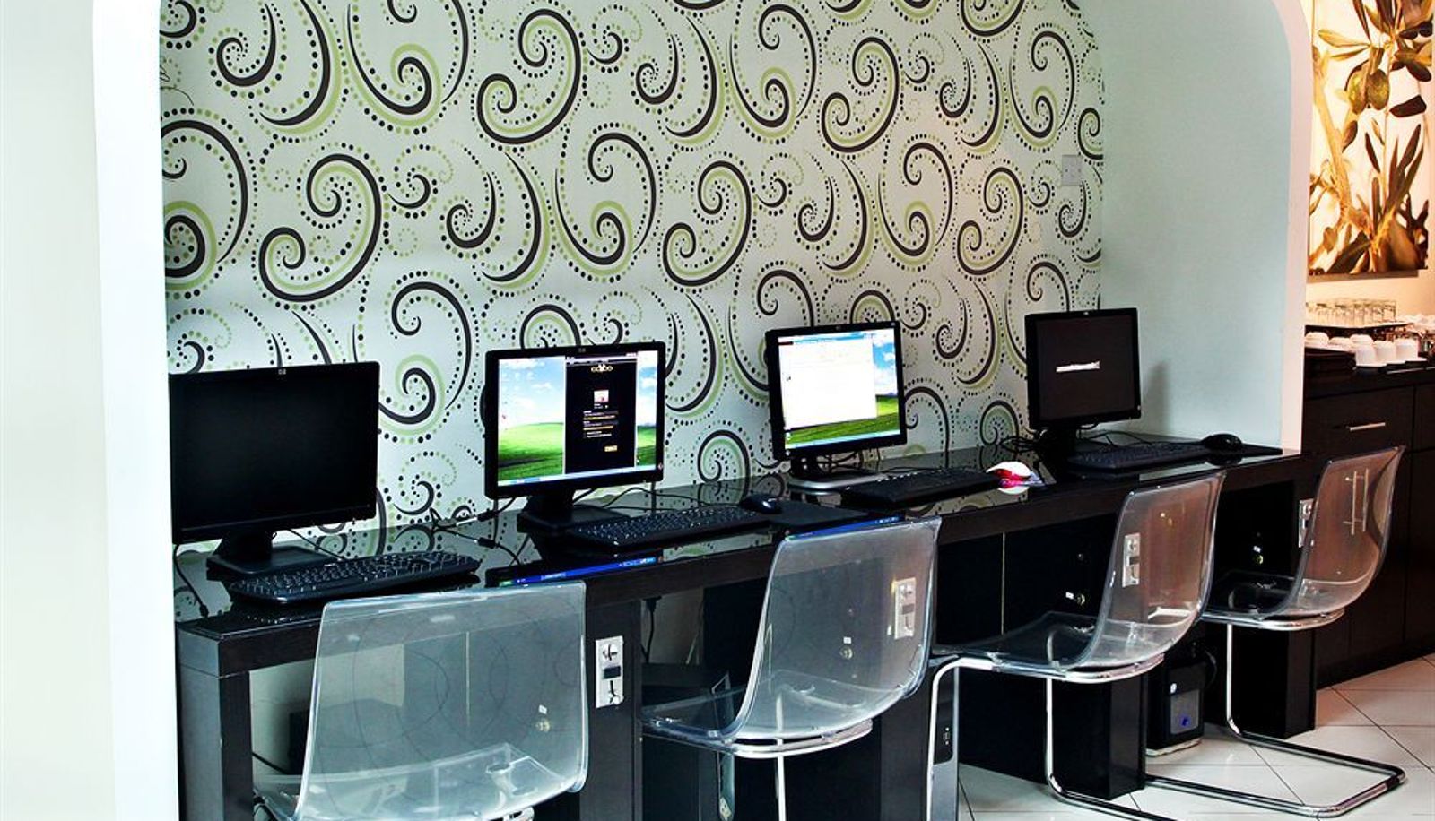 Business center - Windmills Hotel Apartments