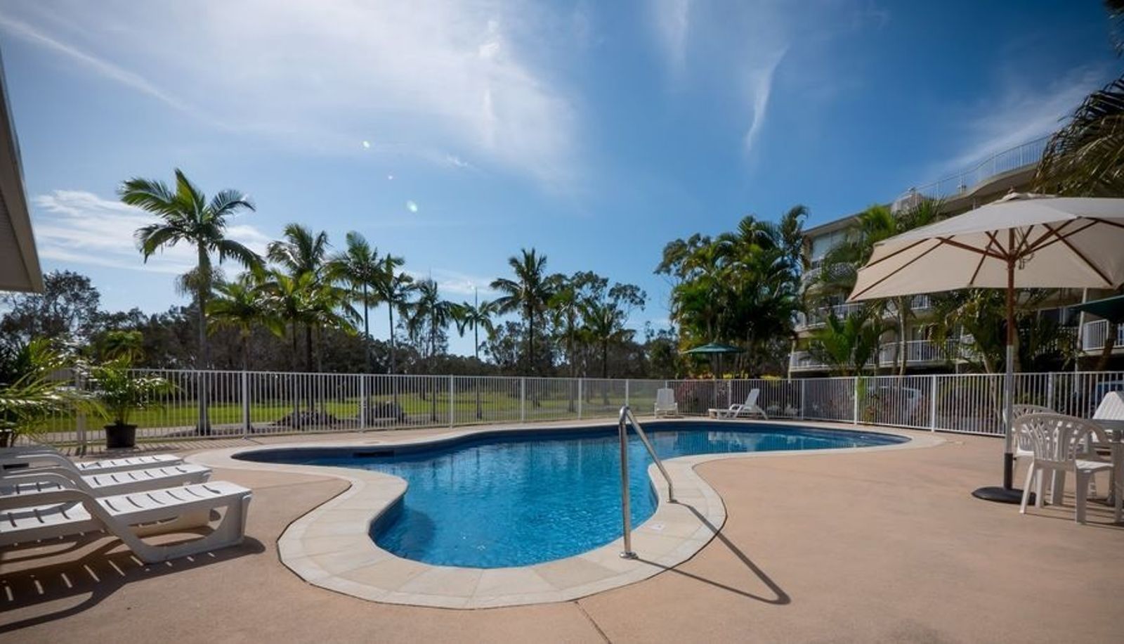 Piscine - Cabarita Lake Apartments
