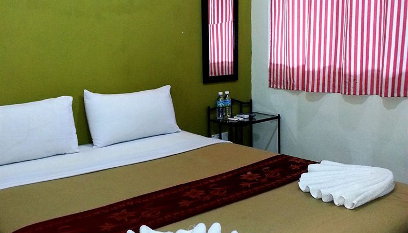Superior room (single) - V'La Garden Hotel