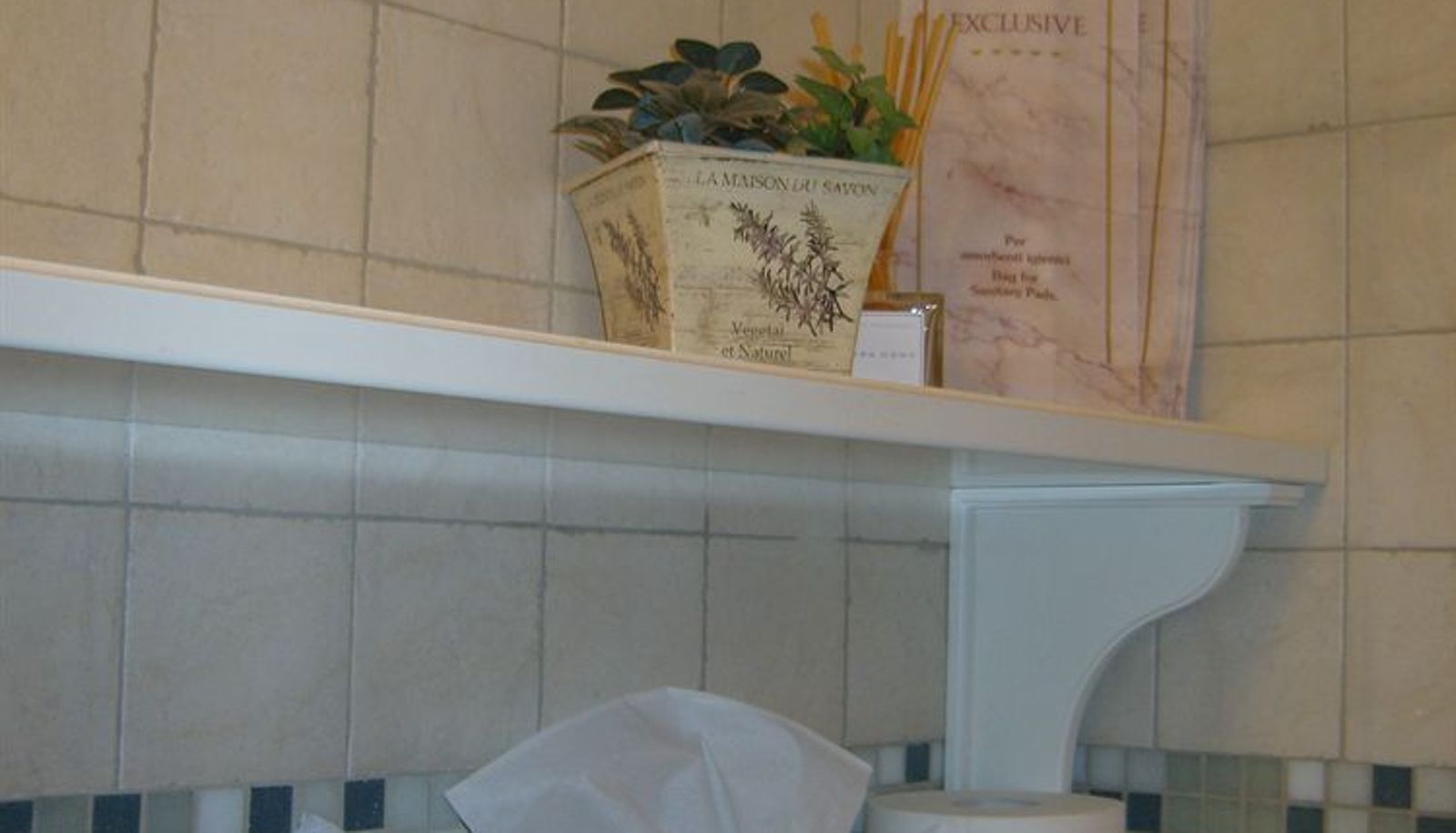 Bathroom - Chez Diana
