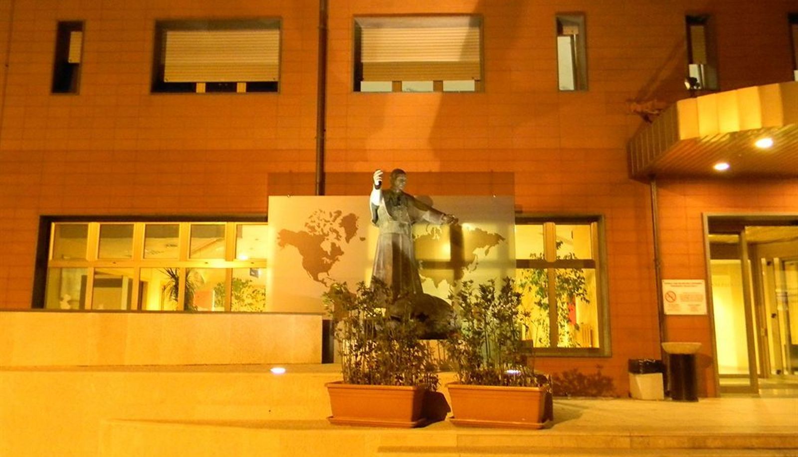 Hotel outdoor area - Santa Lucia