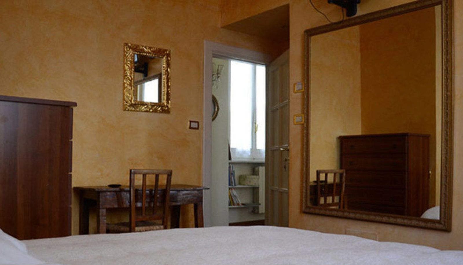 Camera standard - Language and Art