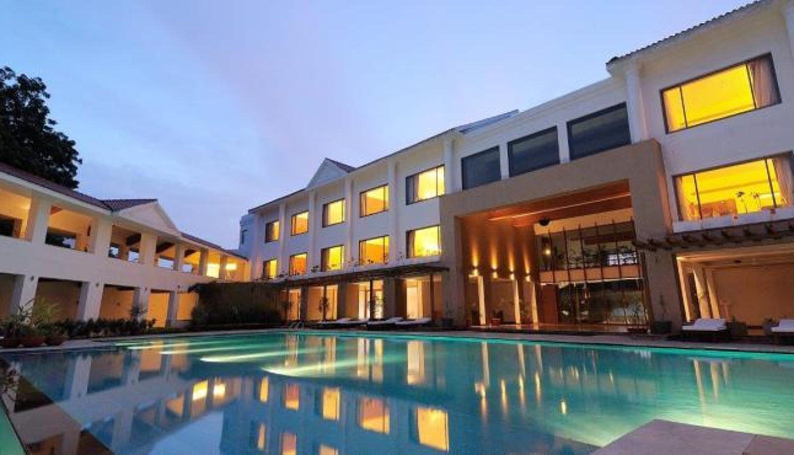 Zwembad - Club Kensville Golf Resort