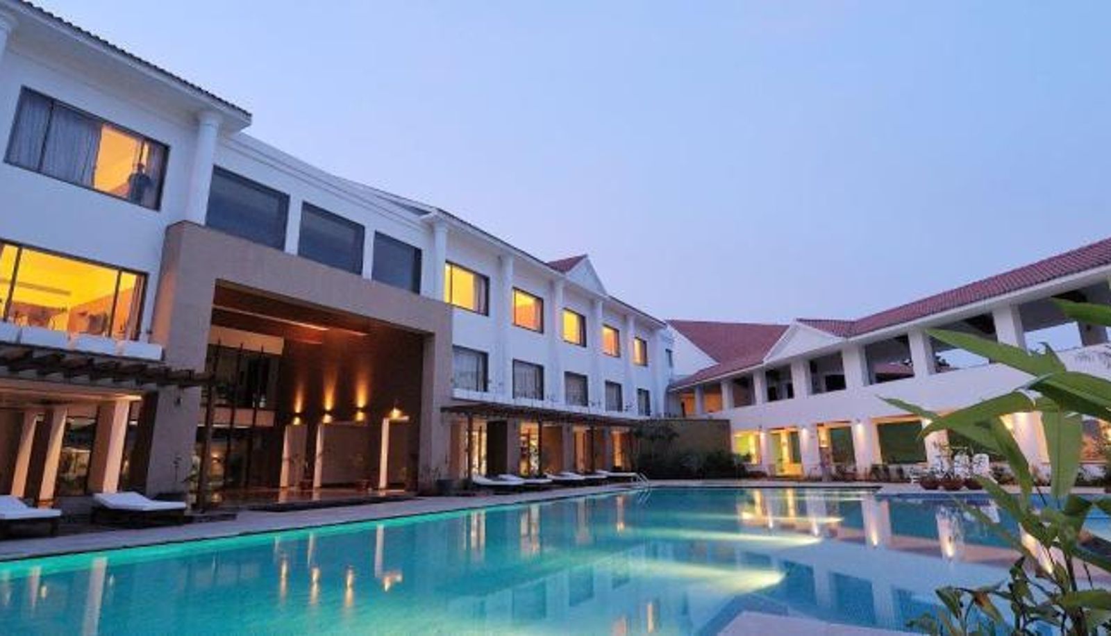 Zwembad - Club Kensville Golf Resort