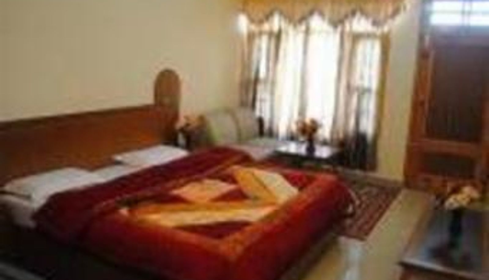 Superior room (single) - Hotel Sapphire Mcleodganj