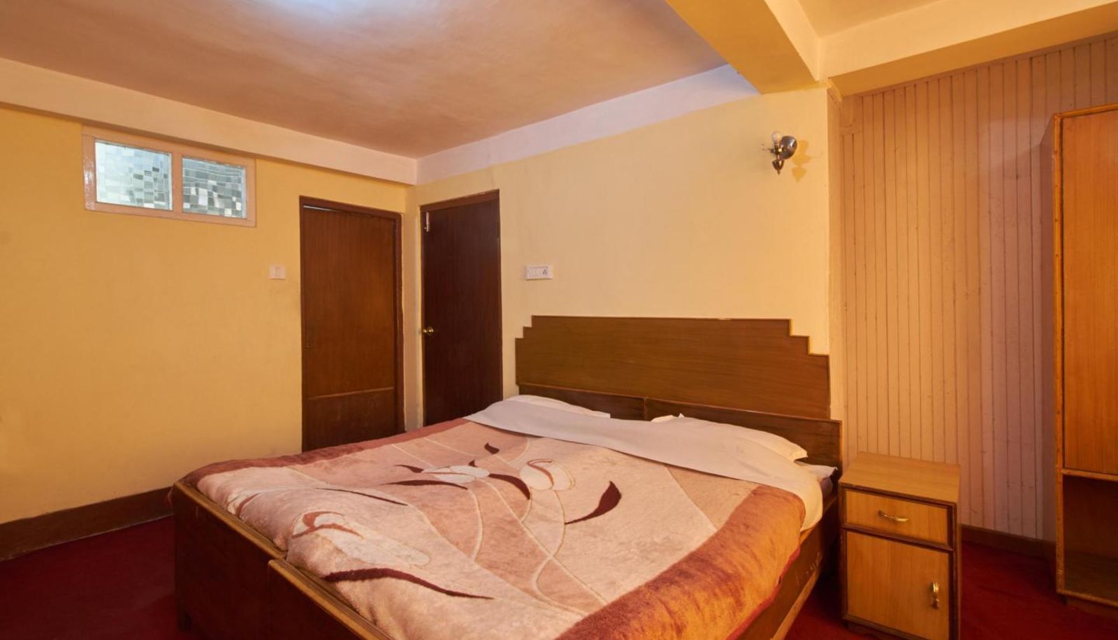 Info - Hotel New Heritage Seven Seventeen