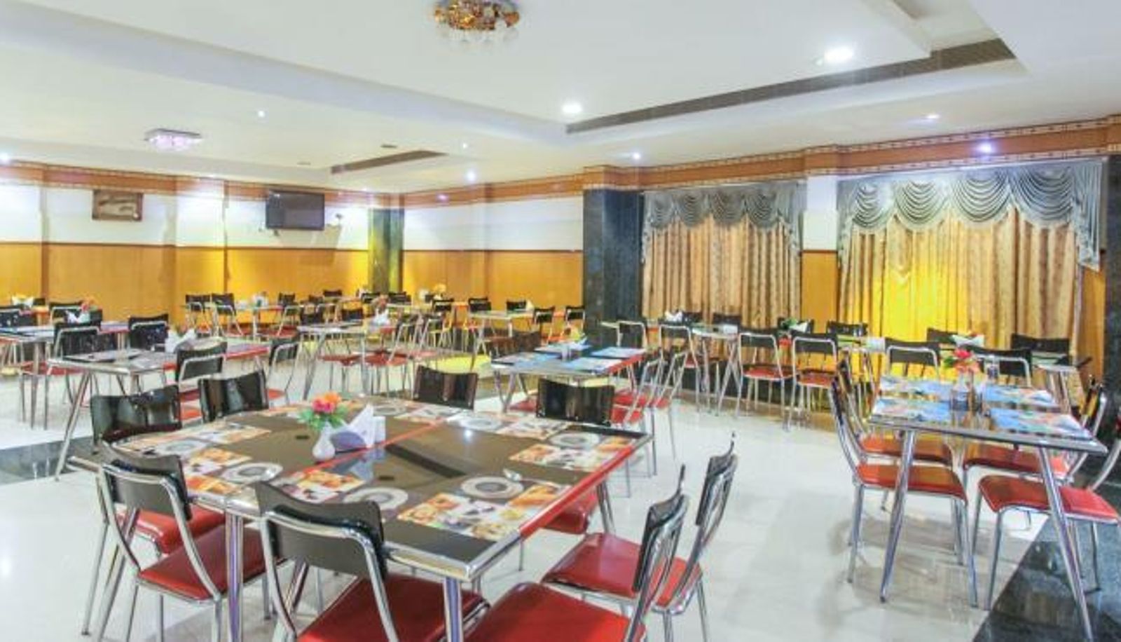 Sala śniadaniowa w restauracji - Hotel Mount Heera