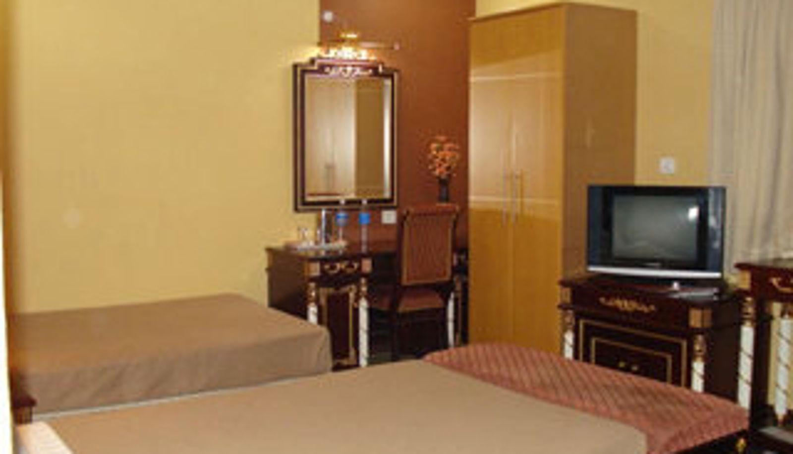 Superior room (single) - Hotel Rahul Deluxe