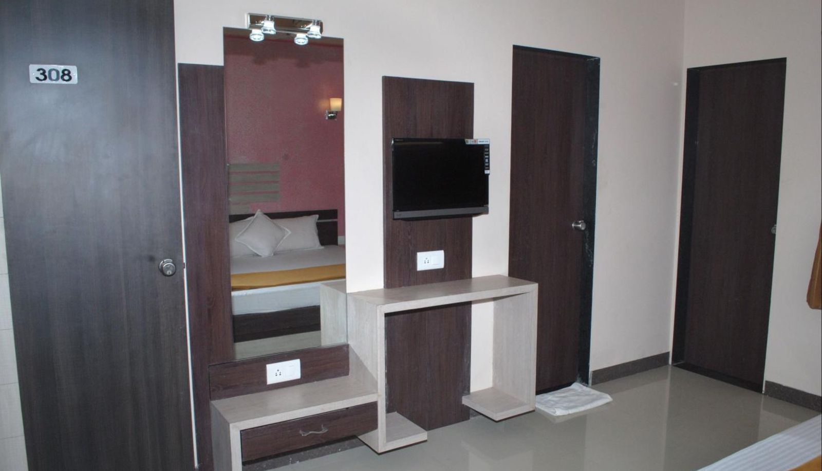 Info - Hotel Sun Plaza