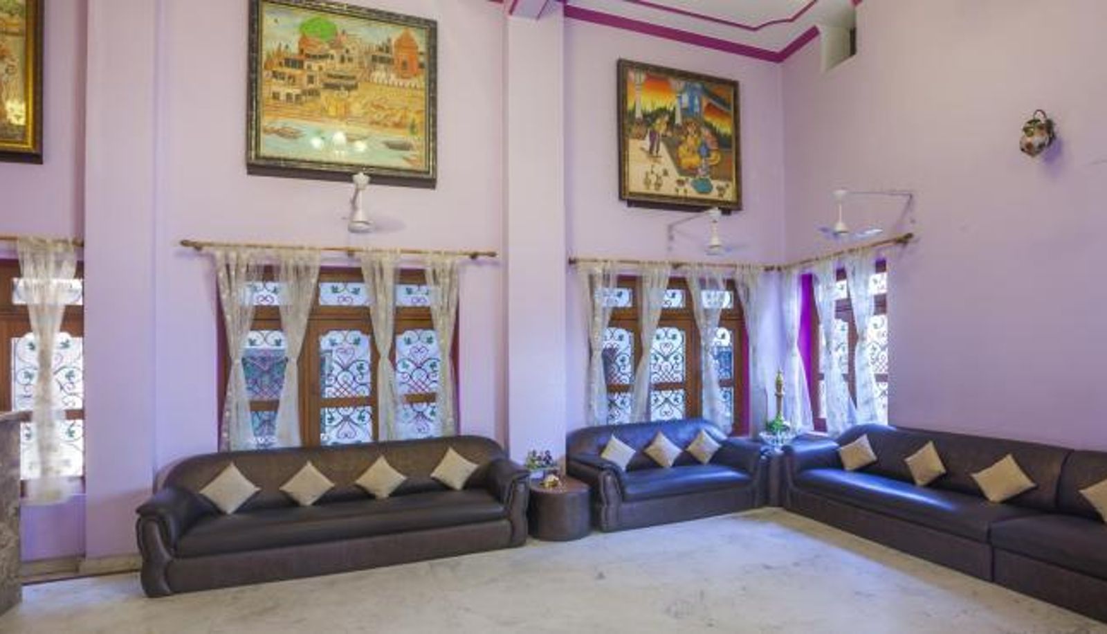 Hall - Palace on River  (Rashmi Guest House )