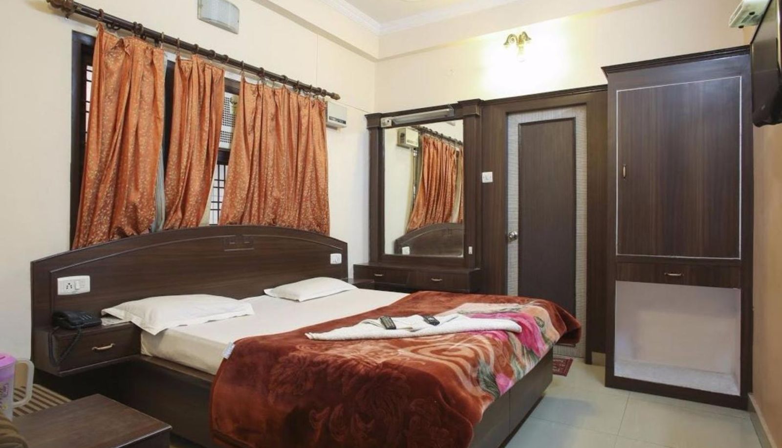 Info - Ganga Vilas Hotel