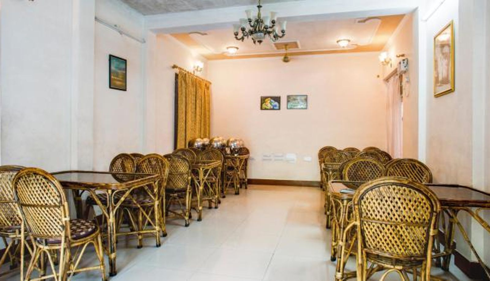 Breakfast room within the restaurant - Hotel S.K.Regency