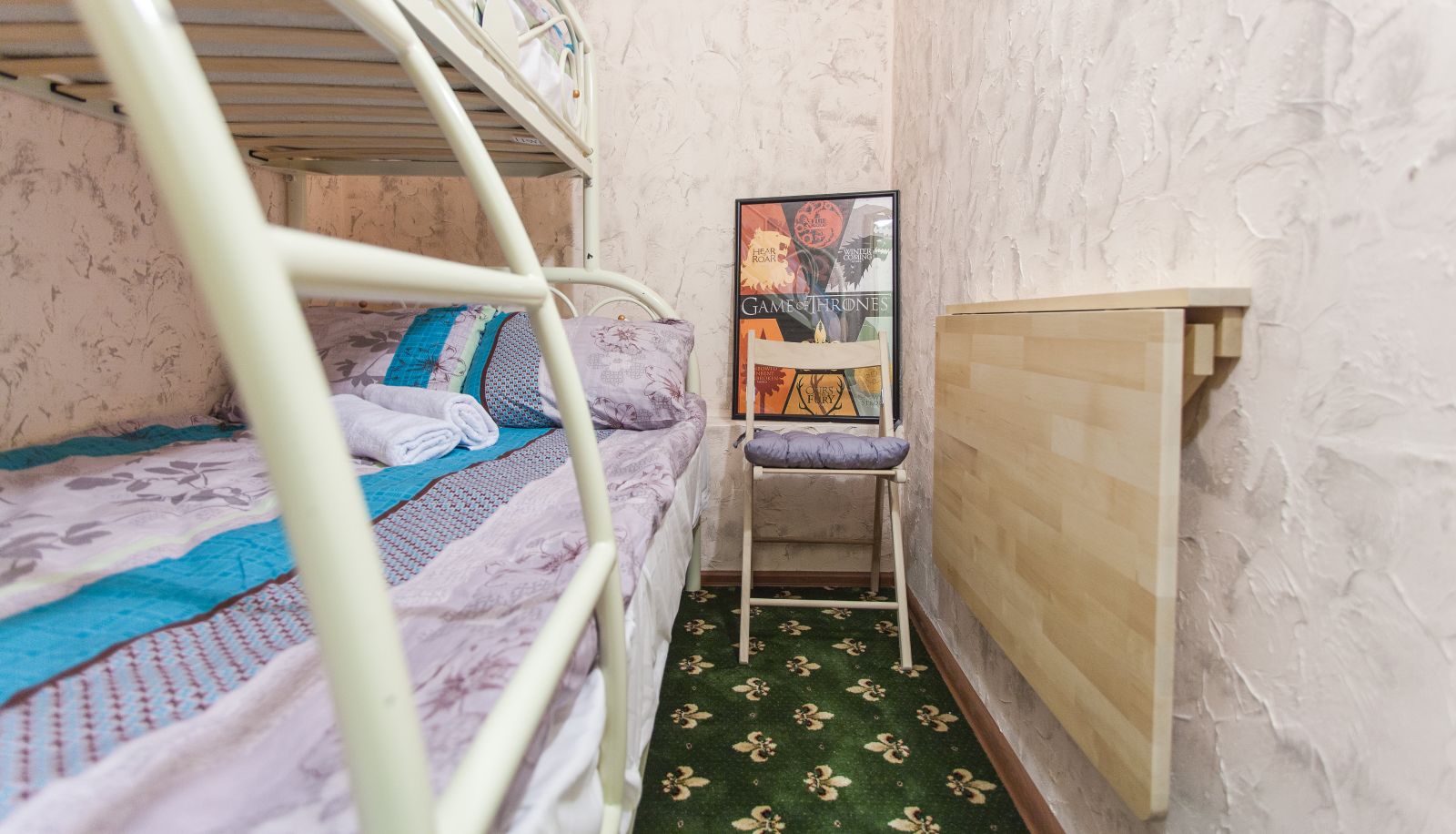 Economy-Zimmer (Doppel) - Winterfell on Arbat