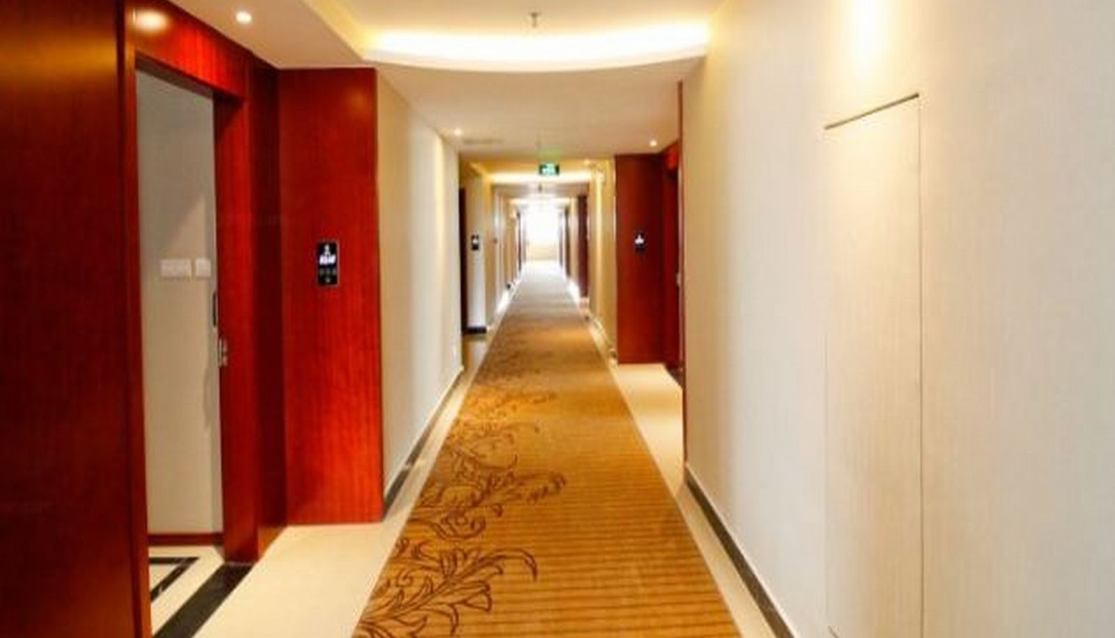 Vista interior - Super 8 Tian Da Road