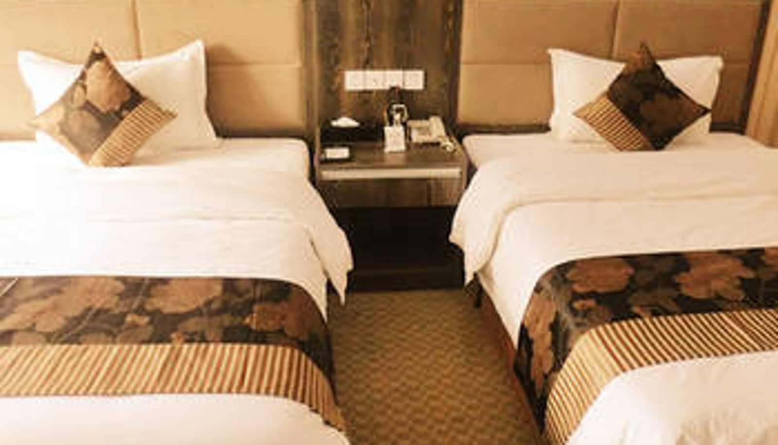 Room - Ronggui · Light Luxury Projection Hotel (Baicao Road Subway Station Store)