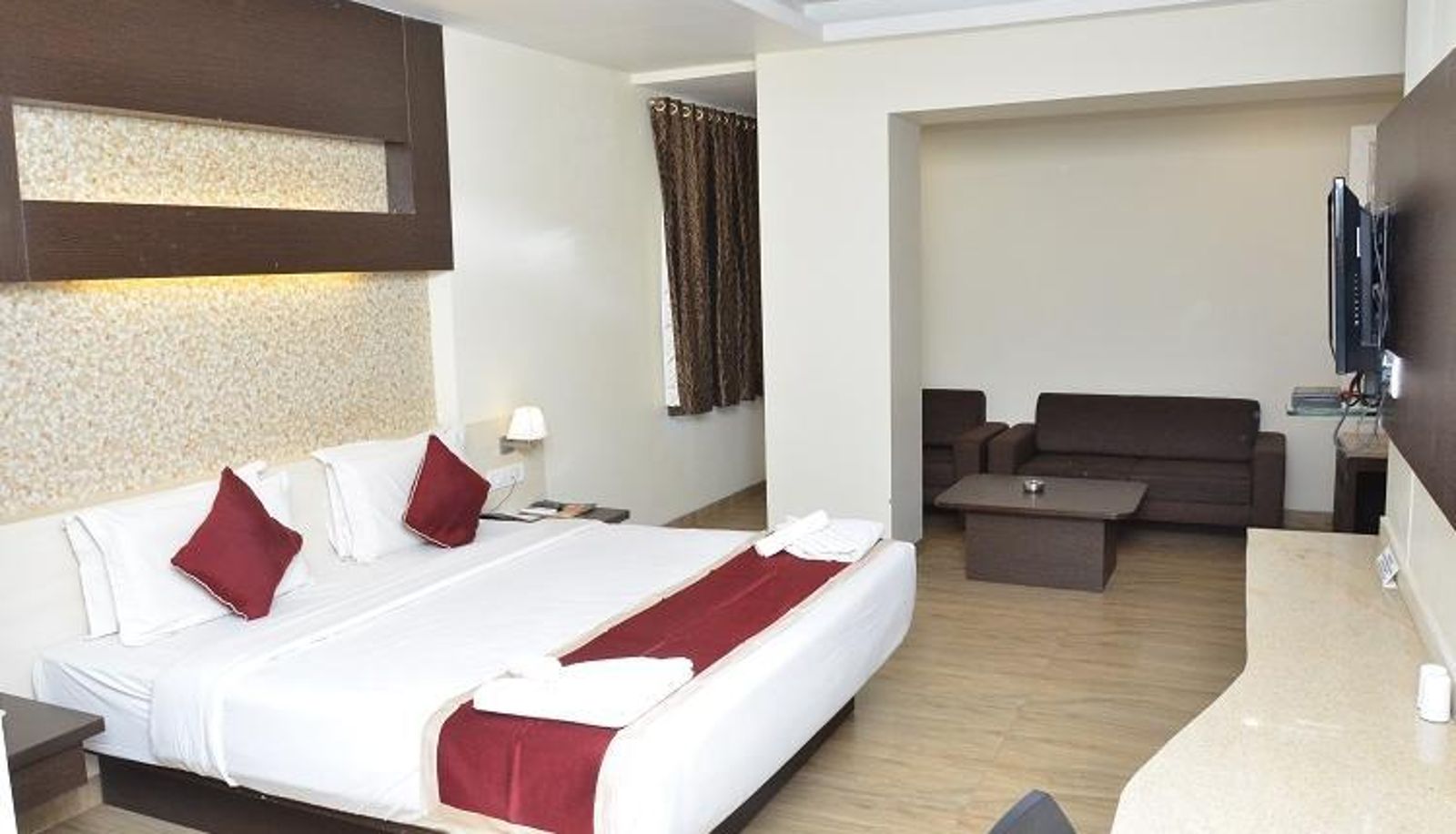 Info - Hotel Adarsha Palace