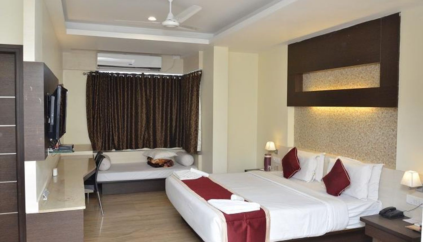 Info - Hotel Adarsha Palace