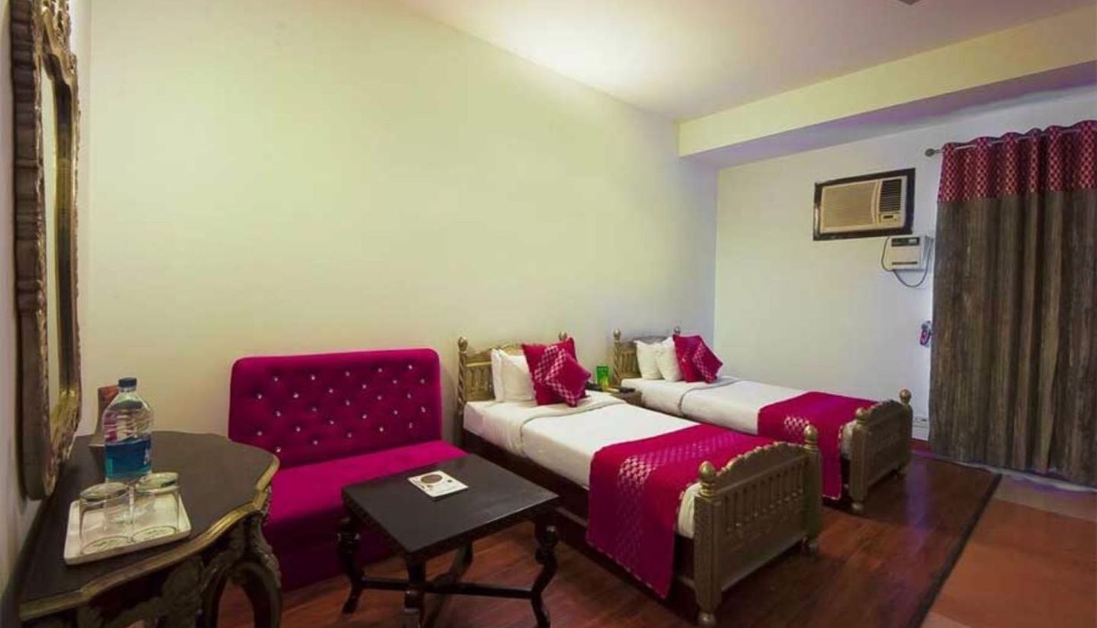 Info - Siris 18 - A Boutique Hotel