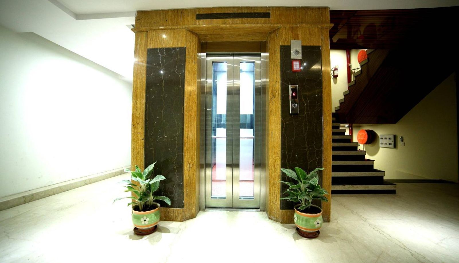 Información - Hotel Raj Villa