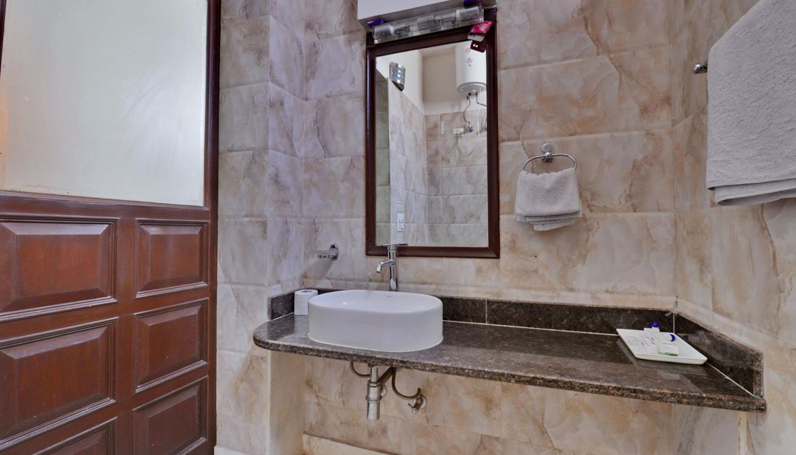 Info - Perch Arbor Suites