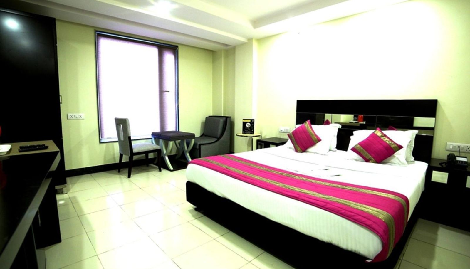 Información - Hotel Raj Villa