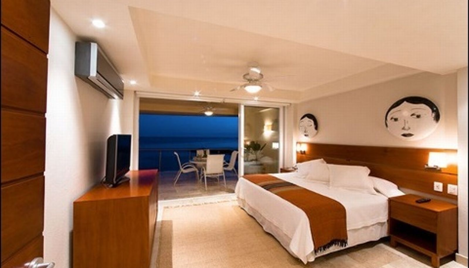 Room - Hotel CINCO