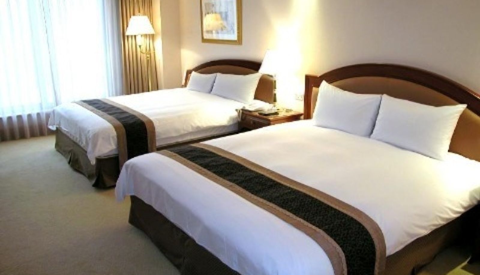 Zimmer - Lakeshore Hotel