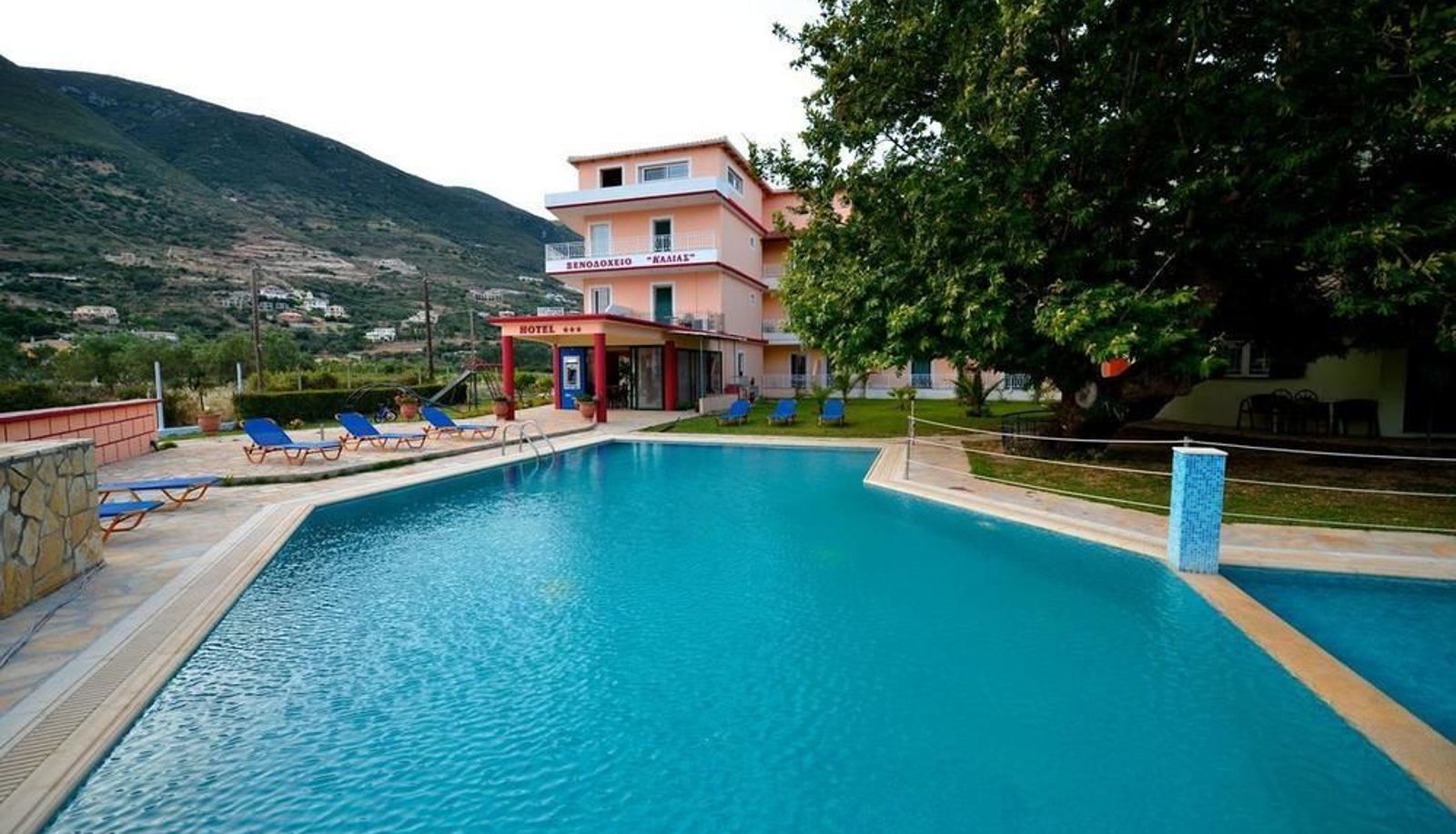 Piscina - Kalias Hotel