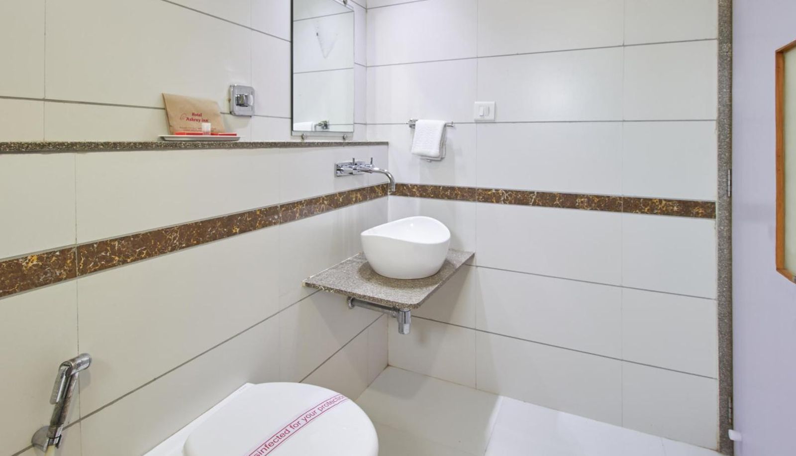 Standard room (double) - Hotel Ashray Inn