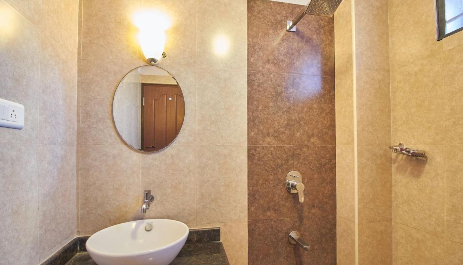 Superior room (single) - Park Royal Inn
