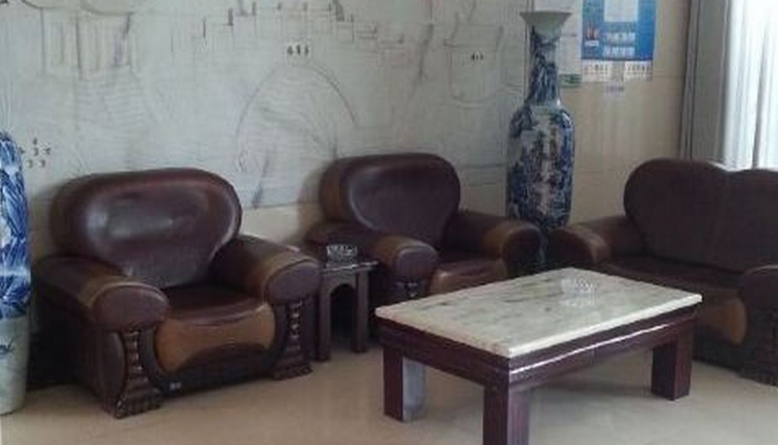 Hall - Junjia Donghu