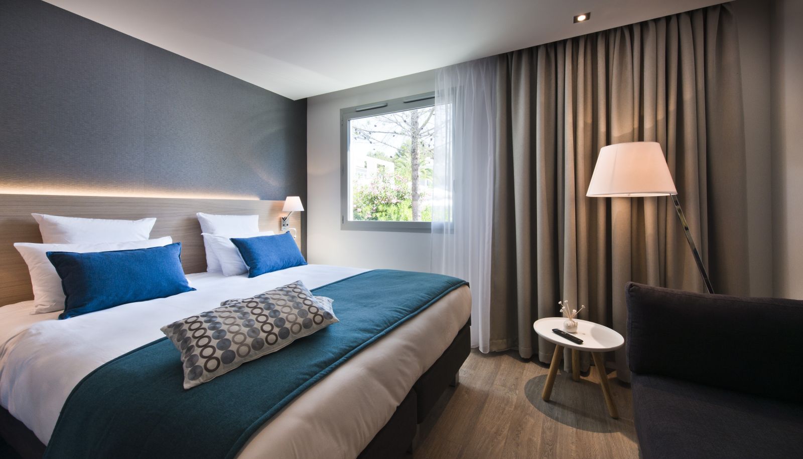Superior room (double) - Golden Tulip Sophia Antipolis Hôtel & Suites