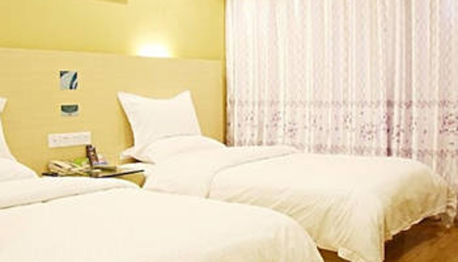 Zimmer - Youcheng Hotel (Nanning Chaoyang Subway Station 3rd Street and 2nd Lane Store)