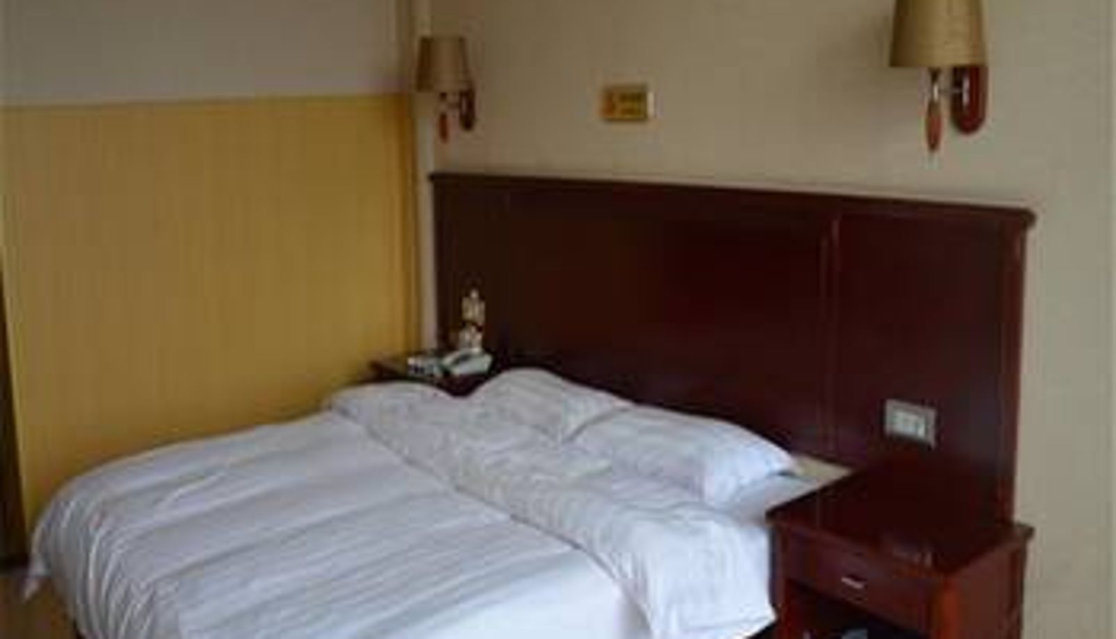 Zimmer - River View Hotel