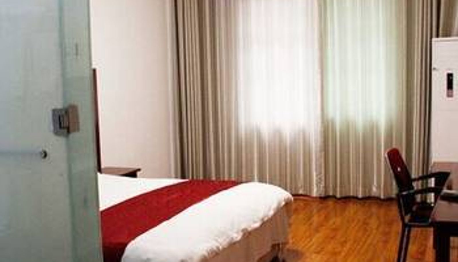 Camera - Jiuhong Business Hotel