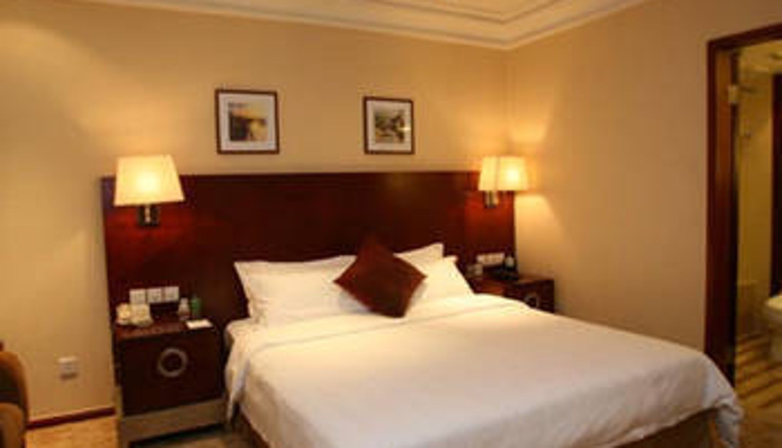 Camera - Chongqing Yangtze Island Hotel