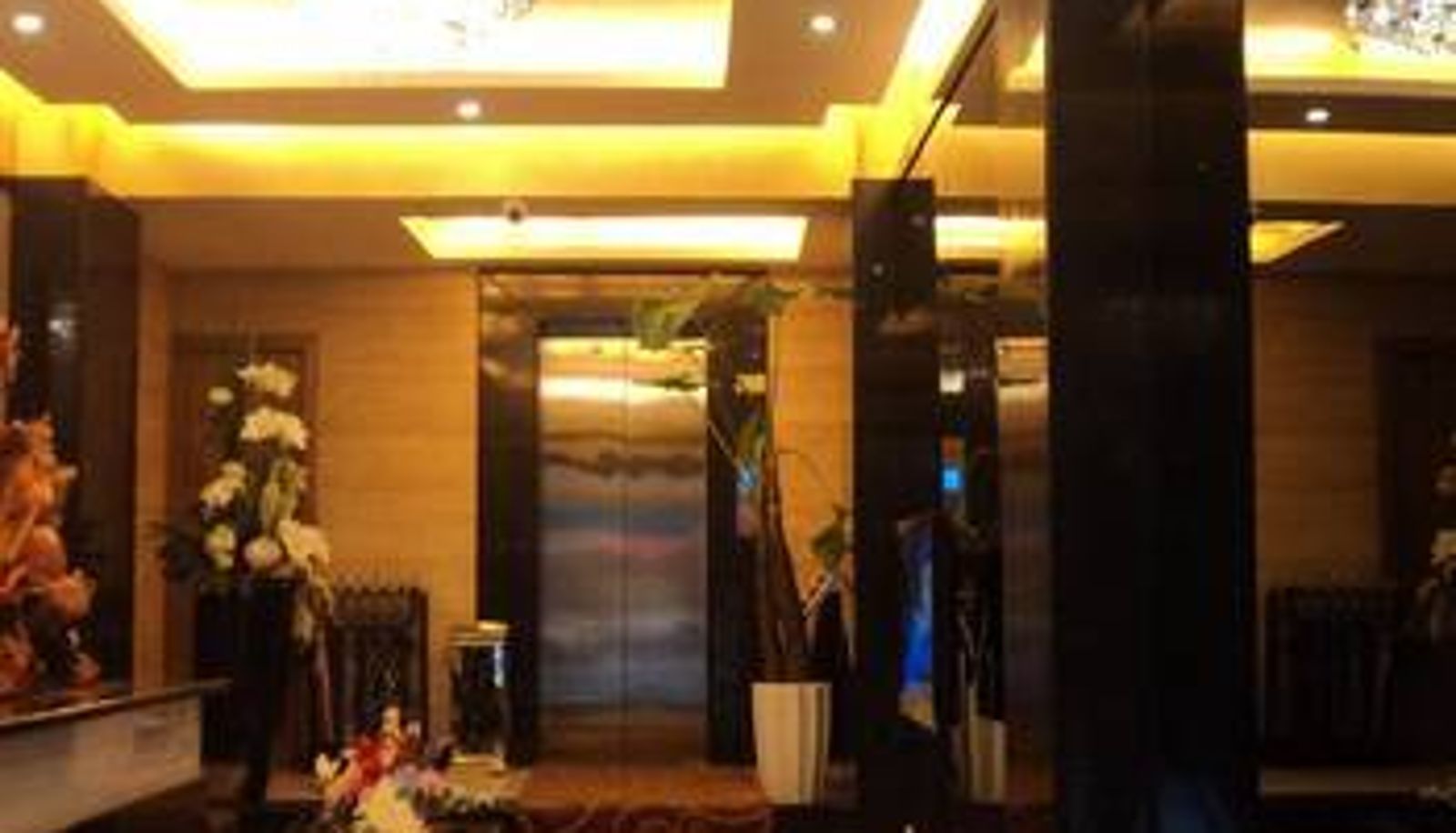 Lobby - 6+1 Business Hotel (East Street Branch)