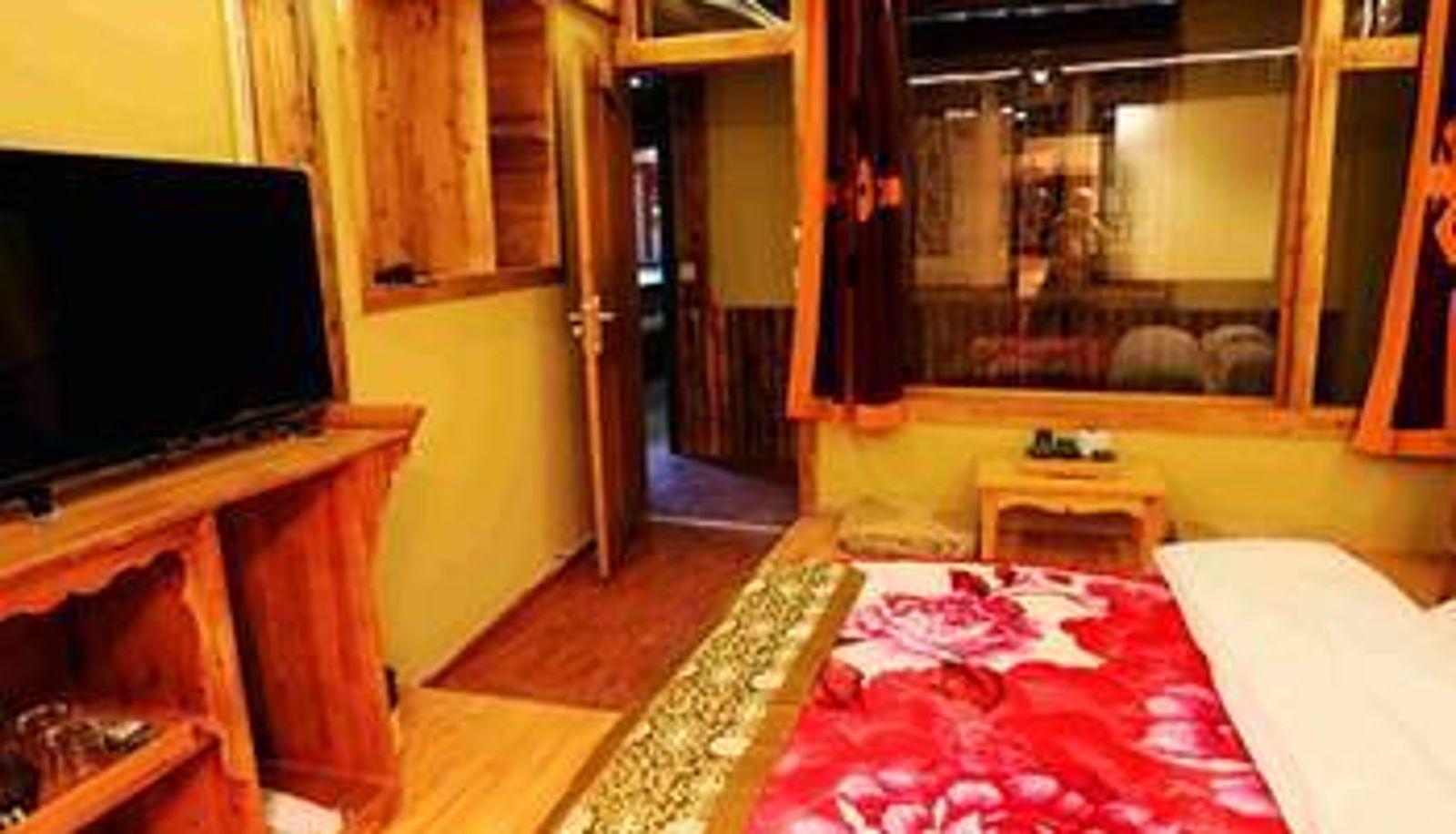 Camera - Home Inn Gesajibu